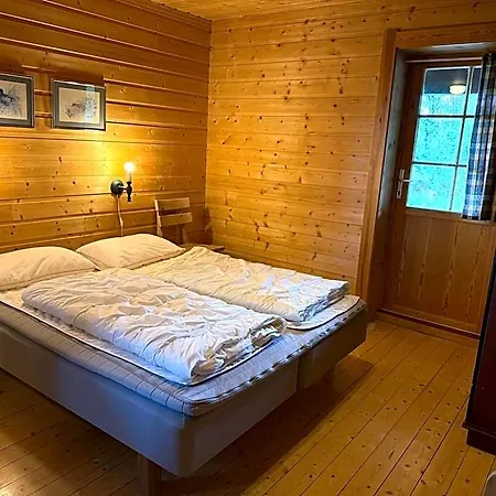 Torsetlia And * Tunhovd